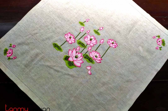Square table cloth - Lotus embroidery (size 90cm)